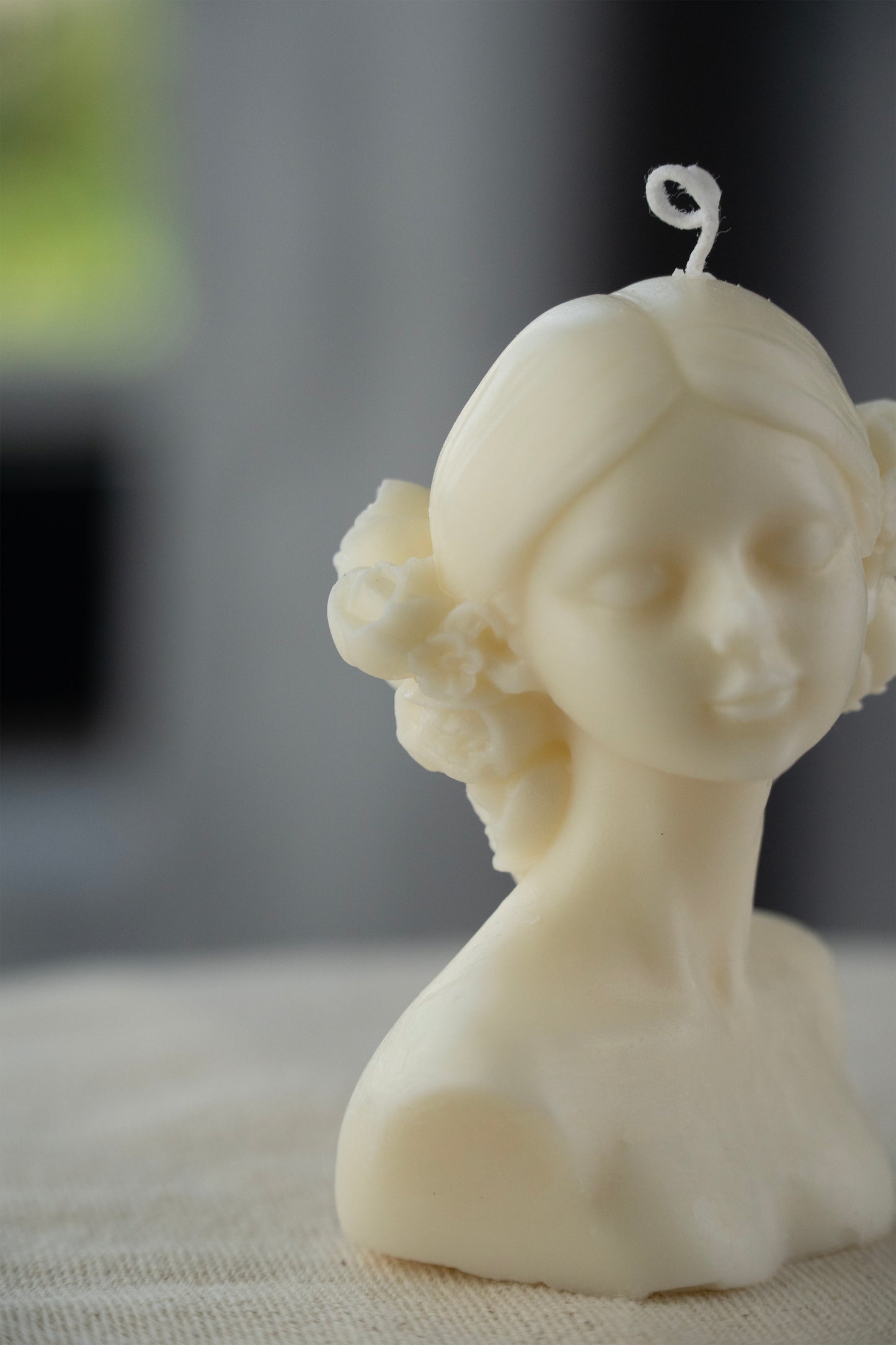 Elegant Lady Head Candle for Aesthetic Decor | Aromatherapy Relaxation