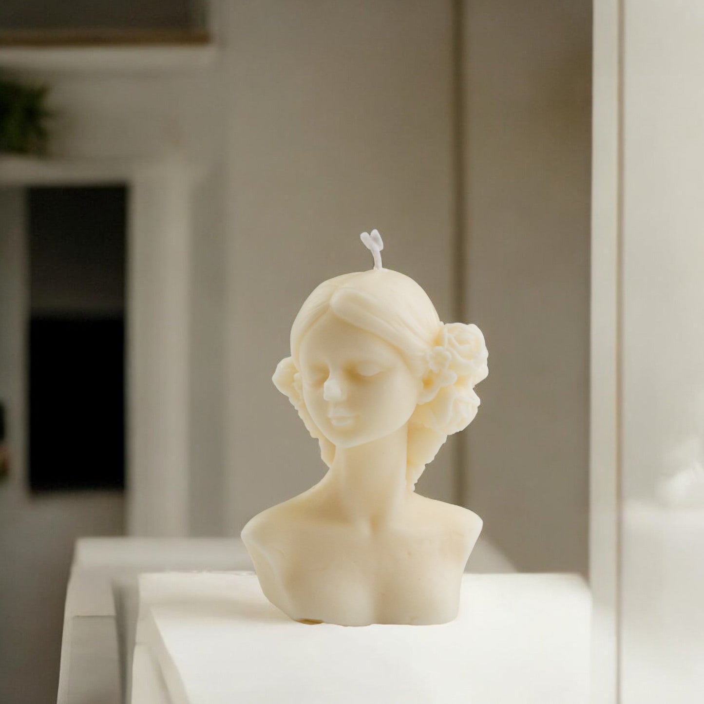 Elegant Lady Head Candle for Aesthetic Decor | Aromatherapy Relaxation